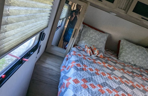 East Haven  Rutland County House | Truly 4 Season Brand New RV 20 min from Killington