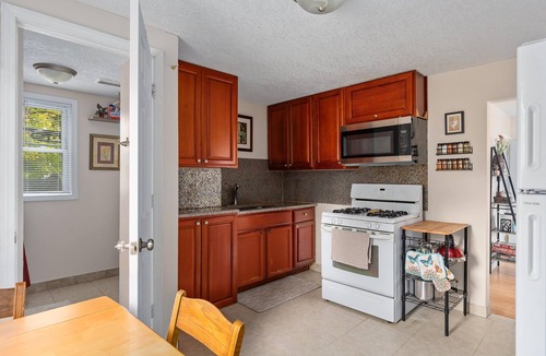 Corcoran House | Tulip House - Quiet Home 10 Minutes from Downtown Minneapolis