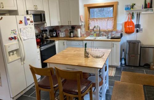 Grafton House | Turner Hill Cottage