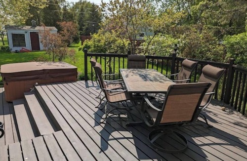 East End House | Twin Ports Getaway with hot tub & large private yard!