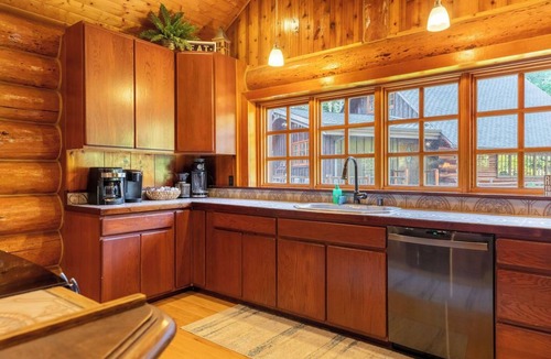 Beaver Cabin | Two Beautiful Log Cabins alongside the Sol Duc River!