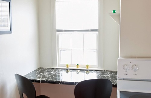 Viroqua Apartment | Two Bedroom airy modern apartment - Green Door