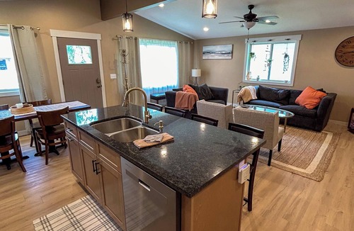 Wabasha House | Two Bedroom Main Street house in the middle of Wabasha MN