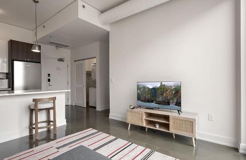 Warehouse District Apartment | TWO CozySuites NLG - Modern condo 14 and 15