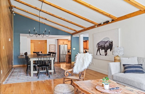 Johnson House | Two ponds, hot tub, sauna, 18 acres!