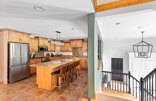 Johnson House | Two ponds, hot tub, sauna, 18 acres!