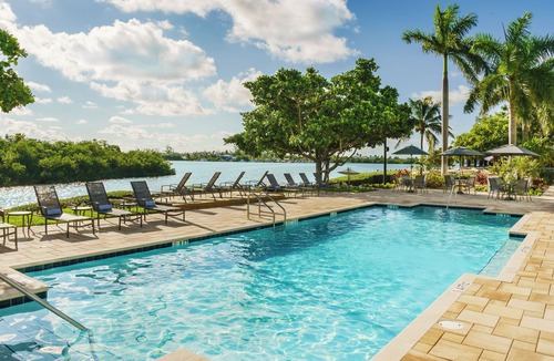 Florida Keys Hotel | Ultimate Marathon Key Getaway! Outdoor Pool, Free Breakfast, Pets Allowed!