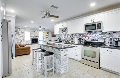 Deer Valley Cottage | Ultimate Phoenix Group Getaway: Patio + Pool!