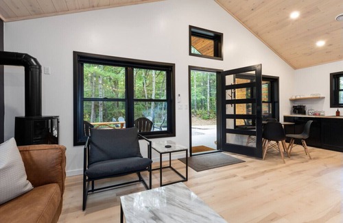 Crosby House | Ultimate Retreat: Cozy Cabin w/Fireplace! Cuyuna MTB Access