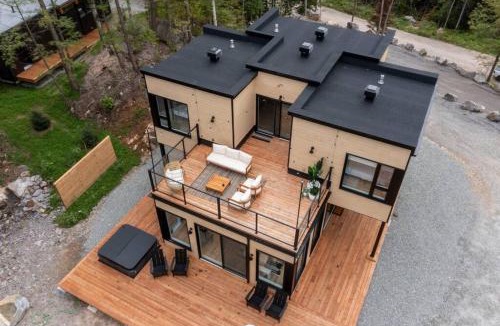 La Conception Ski Chalet | Ultra Luxurious Modern Chalet Private Jacuzzi