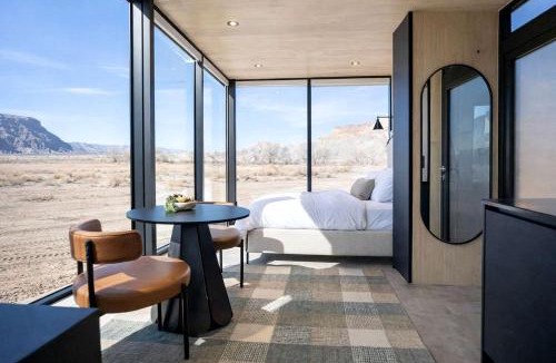 Torrey House | Unique Mirror Studio Retreat with Panoramic Views near Capitol Reef, Torrey Utah