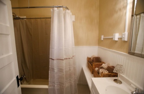 Huntington Bed & Breakfast | Unique, quiet, private, charming suite in the heart of downtown Huntington.