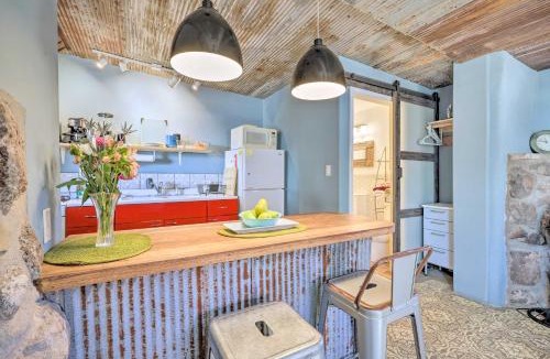 Santa Cruz Apartment | Unique Santa Cruz Studio about 25 Mi to Santa Fe