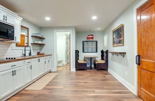 Tomahawk Apartment | Unique Stay on Harrison Hills Trails w/Sauna!
