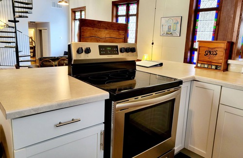 Durand House | Unique stay! Renovated historic church.