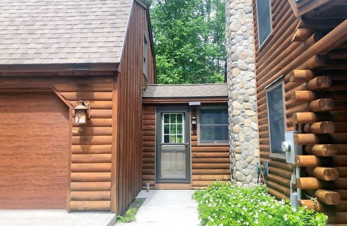 Arlington House | Unique Vermont Log Cabin Nestled in Red Mountains