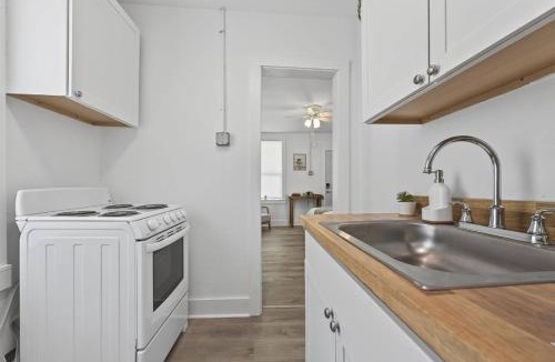 South Pensacola House | Unit 4 Charming Private Studio Cottage