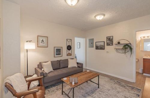 Marion Apartment | University Suite "B"