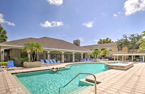 Clearwater Condo | Updated & Modern Condo - 4 Mi to Clearwater Beach!