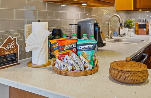 Buford Highway House | Upscale Retreat EV Charging Walk to MARTA