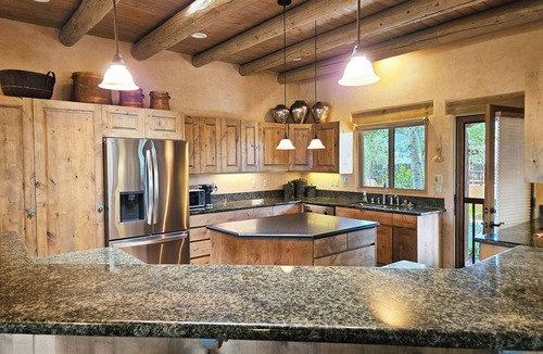 Taos House | Upscale Serenity with 360 Views- Mini Split AC great indoor/outdoor space