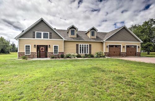 Owls Head House | Upstate Hideaway with Hot Tub, 13 Mi to Malone!