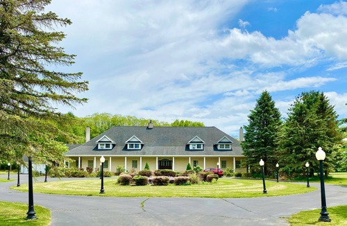 Amsterdam House | Upstate Winter Mansion- Hot Tub, Theatre, Game Room & MORE! Come Ski Upstate!