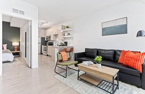 Uptown Apartment | Uptown Apt | Near Lake Bde Mka, Downtown & Museums