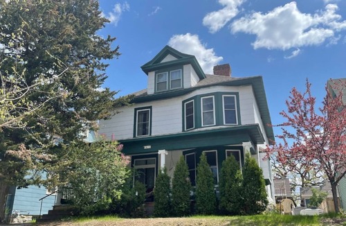 Lowry Hill East Apartment | Uptown Minneapolis - Wedge Neighborhood Apt 3