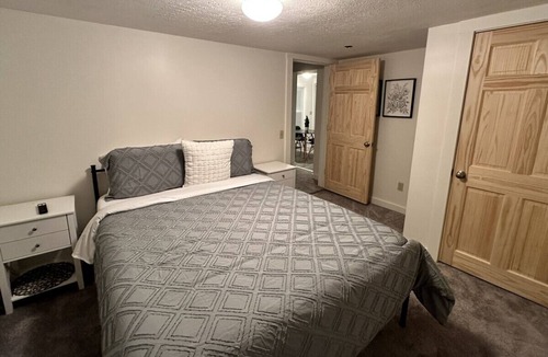 Waterbury Apartment | Centrally Located Waterbury Apartment