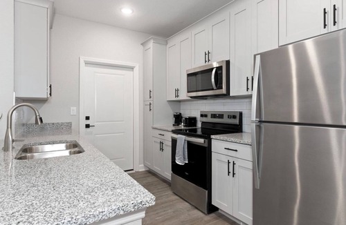 Newberry Apartment | Vanguard 1BD 7 - One Bedroom Apartment, Sleeps 2