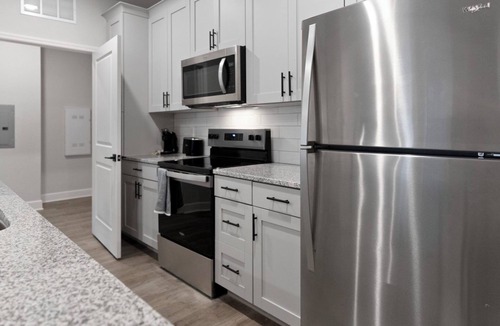 Newberry Apartment | Vanguard 2BD 6 - Two Bedroom Apartment, Sleeps 4
