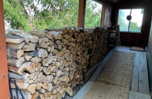Wilmington House | Vermont Charmer in Chimney Hill with terrific views and double lot