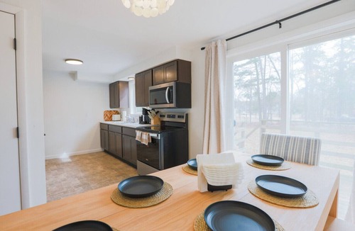 Malletts Bay House | Vermont Lake Days Await | Boat, Bike, Unwind