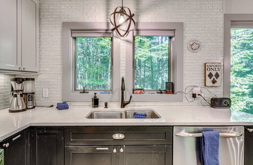 Plymouth House | Vermont Mountain Retreat: The Antler House
