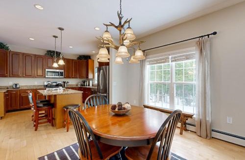 Stratton and Bromley Ski Areas House | Vermont Ski House