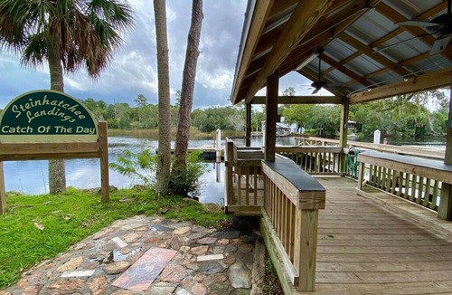 Steinhatchee Cottage | Victorian #7 Cottage at Steinhatchee Landing Resort