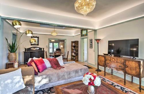 Carbondale House | Victorian Gem! Steps to Dine, Shop and Hike