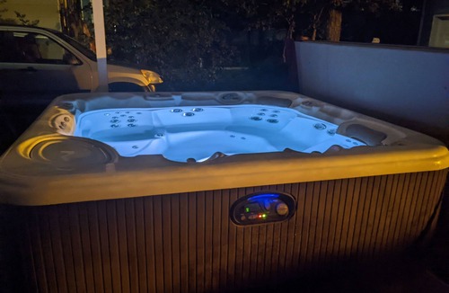 Whittier House | Victorian house in Uptown: Hot Tub, Near the Convention Center, DT and the lakes