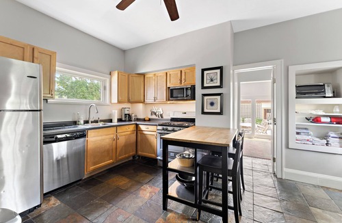 Northeast Minneapolis Arts District House | Victorian With An Amazing Location, Incredible Yard With Private outdoor Hot tub