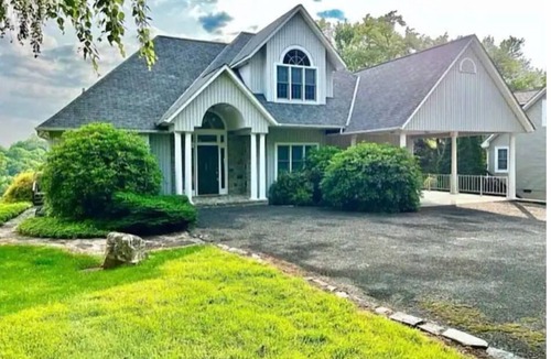 Roaring Gap House | Views! Mountain Cabin w/stone fireplace, indoor pool, pickle ball, golf, gym