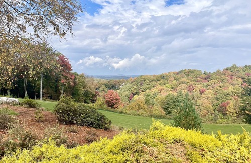 Roaring Gap House | Views! Mountain Cabin w/stone fireplace, indoor pool, pickle ball, golf, gym