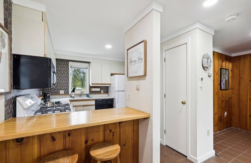 Stowe Area Condo | Village Green 10C: 2 br with a/c and resort amenities!