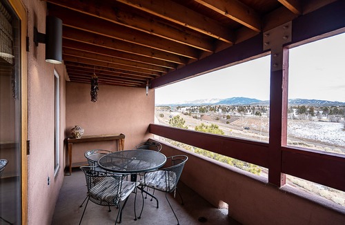 Santa Fe Condo | Vista La Sierra | Pet Friendly, Mountain View!