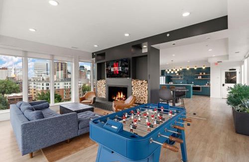 Downtown Minneapolis Apartment | W322 Cozy Luxury 1Bedroom Condo In Downtown Minneapolis, Minutes From Minneapolis Convention Center & US Bank Arena