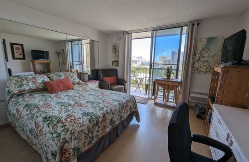 Waikiki Apartment | Waikiki Studio with beautiful view and minutes to beach.