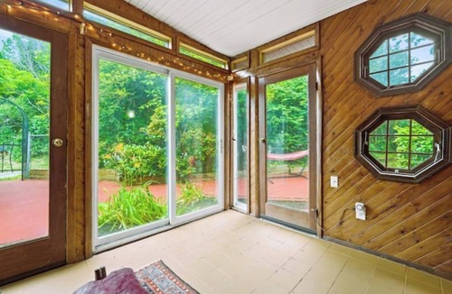 Waynesboro House | Walk Downtown~Game Room~Gym~Fire Pit~Hammock!