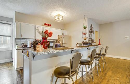 Whittier House | Walk to Bites and Whittier Park Uptown Getaway!