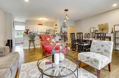 Whittier House | Walk to Bites and Whittier Park Uptown Getaway!