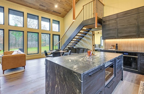 Necedah House | Walk to Castle Rock Lake! Modern Home w/Patio